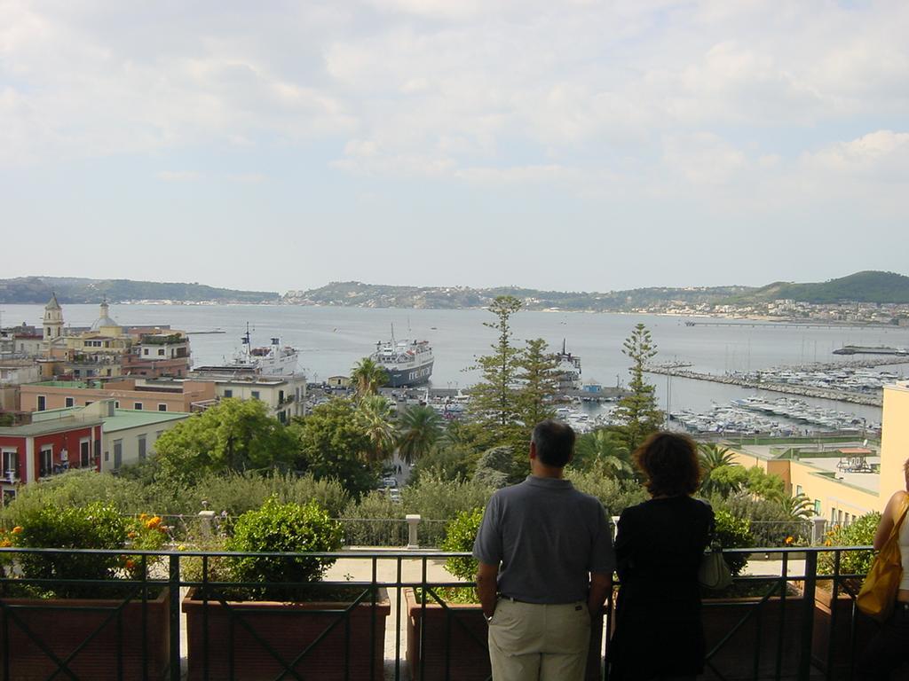 Flegrea House Aparthotel Pozzuoli Exterior foto